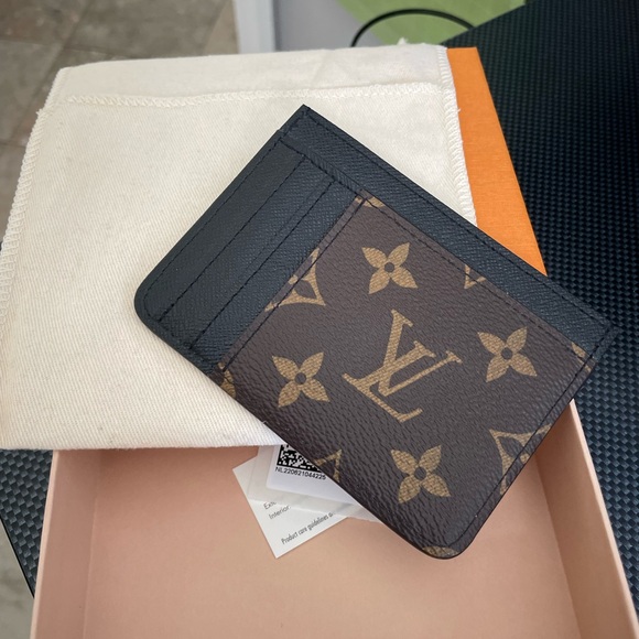 LV SIDE-UP Card Holder - Picture 2 of 7